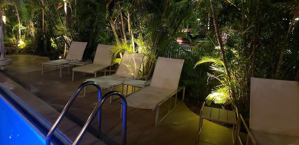 Ocean Mile Hotel 포트 로더데일 외부 사진